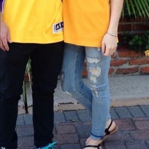 Distressed skinny jeans